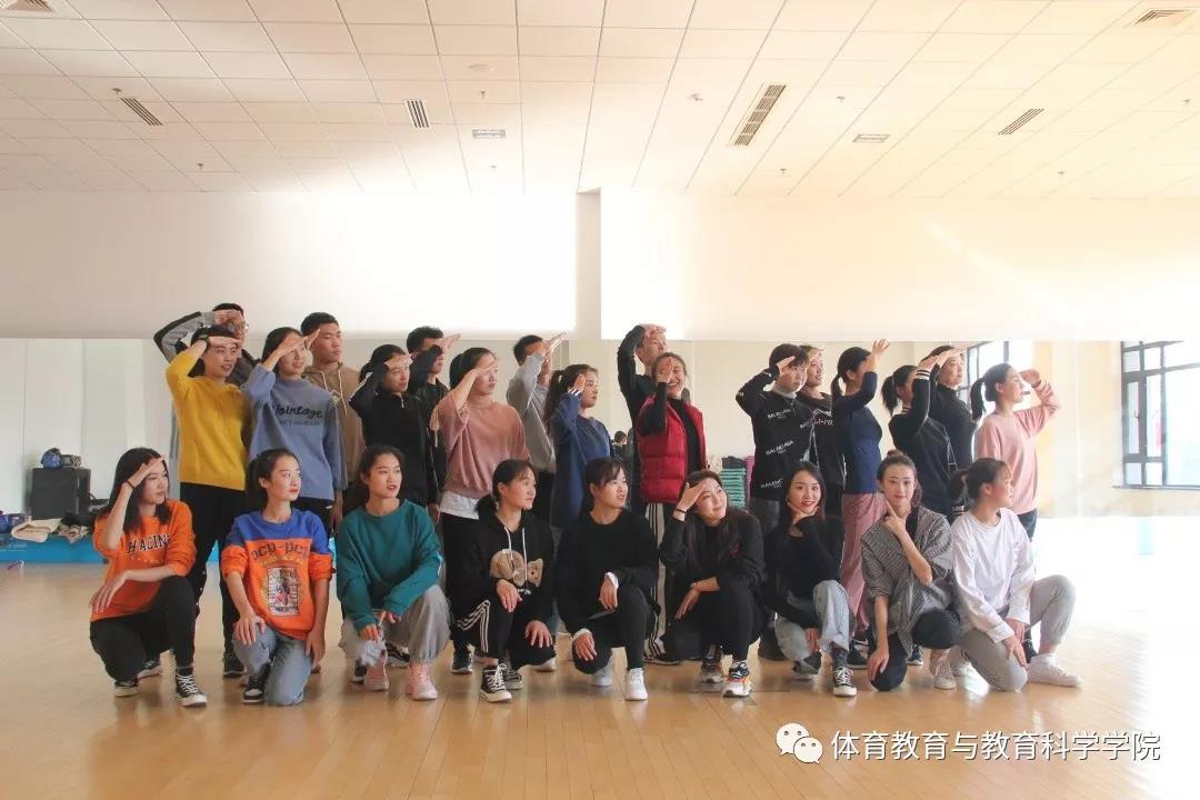 77体育冠军图片