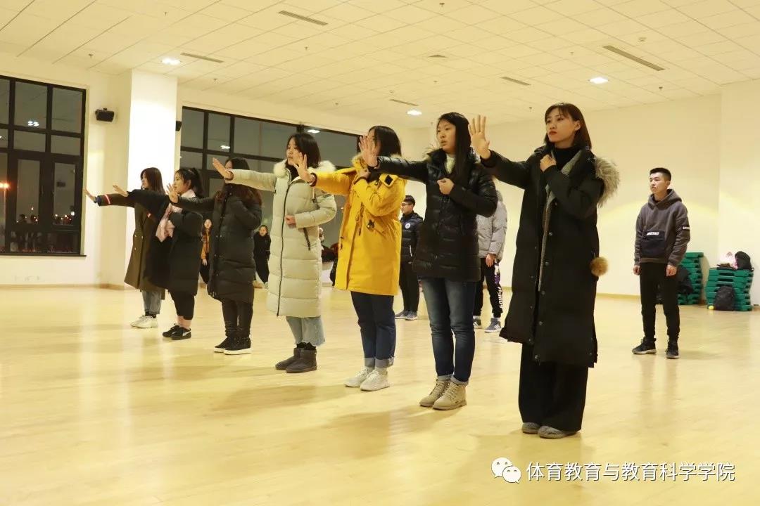 77体育冠军图片