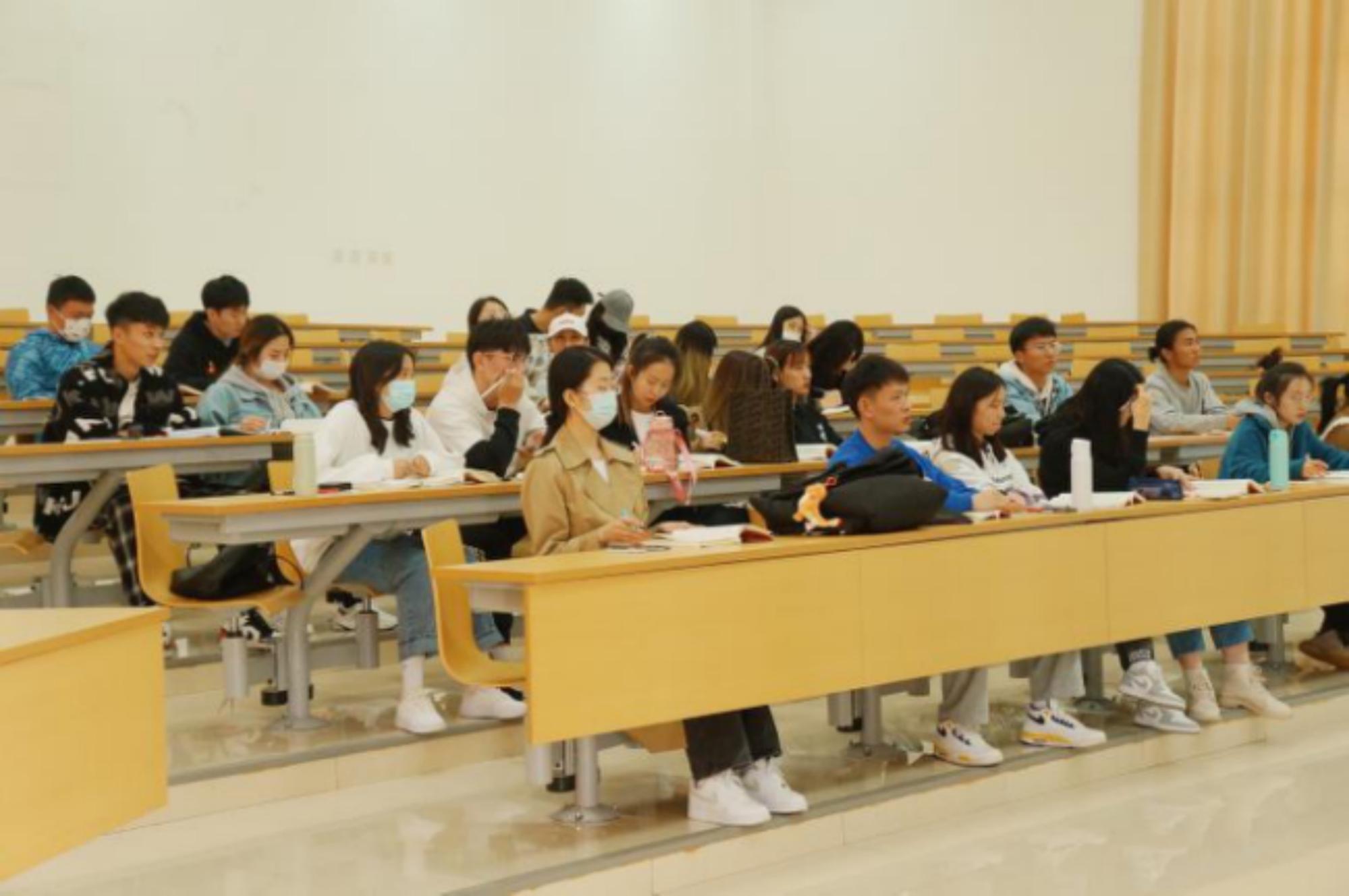 77体育风采图片