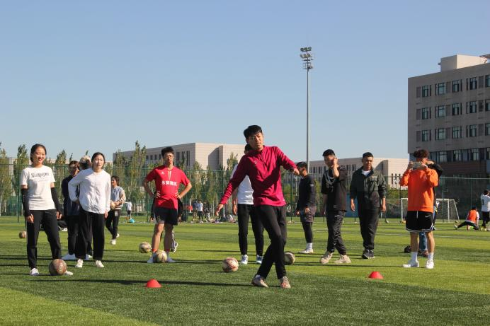 77体育资讯图片